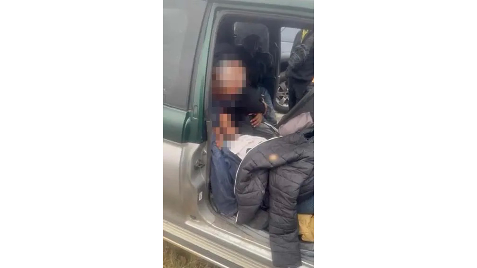 ΕΛ.ΑΣ: Εξαρθρώθηκε η σπείρα με τα «αγροτικά» που διακινούσε αλλοδαπούς